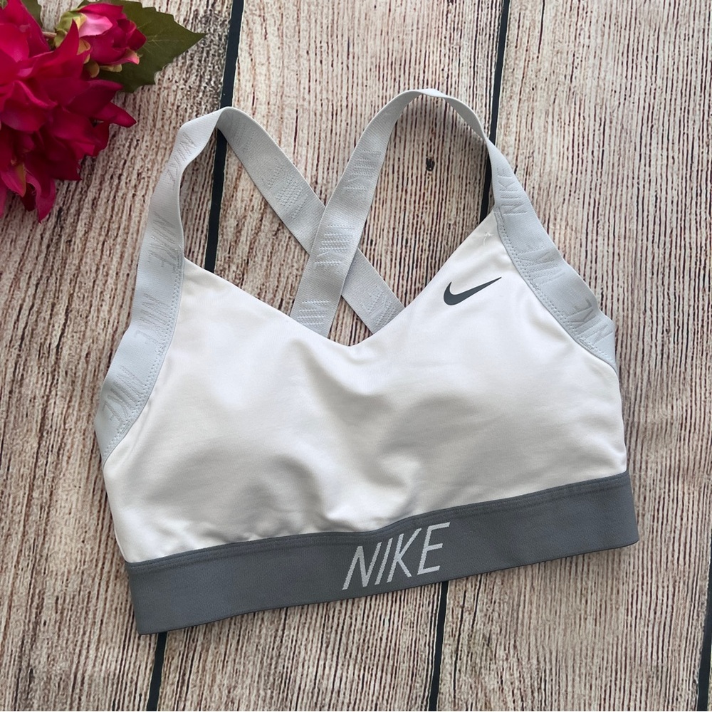 F1 - NIKE dri-fit white v-neck activewear women's sports bra top SMALL